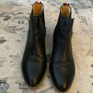 Tommy Hilfiger leather chelsea boots